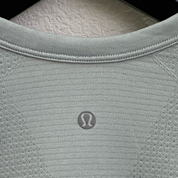 LULULEMON Metal Vent Tech Long Sleeve Henley Silverescent Blue Cast Size L - Picture 8 of 12
